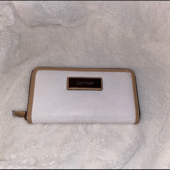 Calvin Klein Handbags - calvin klein wallet